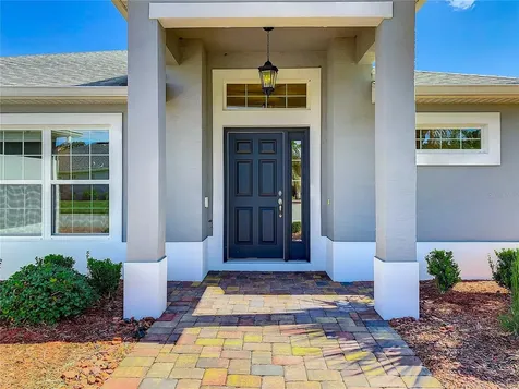 10247 Julia Isles Avenue Oxford FL 34484
