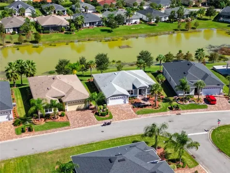 10247 Julia Isles Avenue Oxford FL 34484
