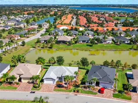 10247 Julia Isles Avenue Oxford FL 34484