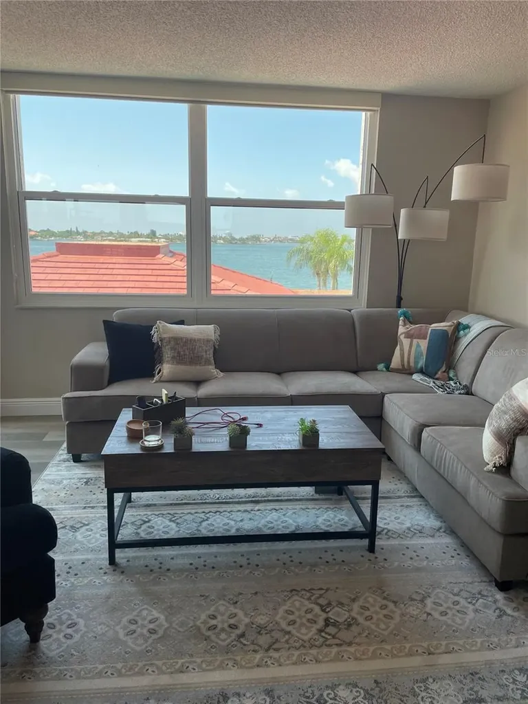 6211 Sun Boulevard St Petersburg FL 33715