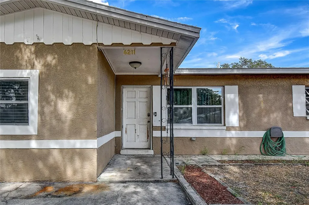 6211 51st Avenue N St Petersburg FL 33709