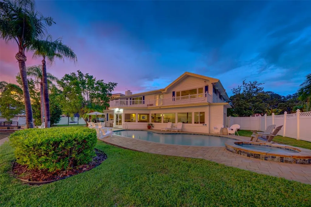 102 Driftwood Drive W Palm Harbor FL 34683