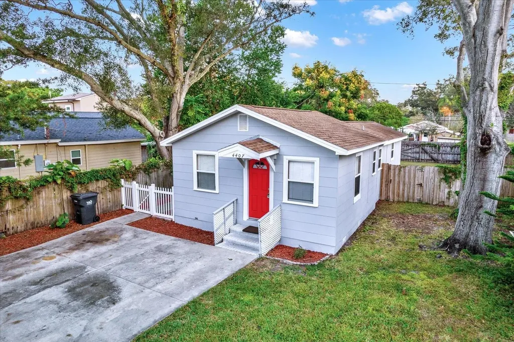 4407 44th Avenue N St Petersburg FL 33714