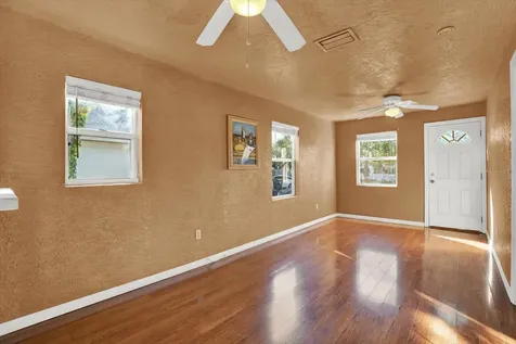 4407 44th Avenue N St Petersburg FL 33714
