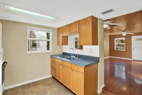 4407 44th Avenue N St Petersburg FL 33714