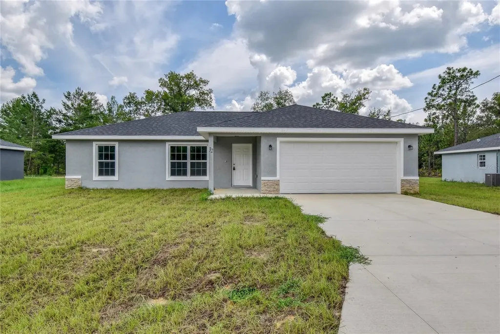 32 Malauka Lane Ocklawaha FL 32179
