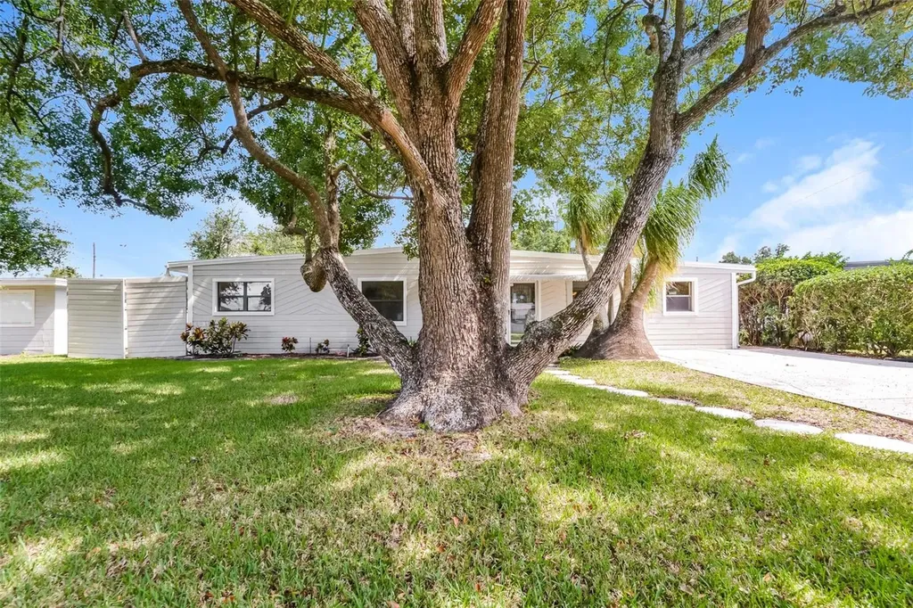 137 Mercado Avenue Orlando FL 32807