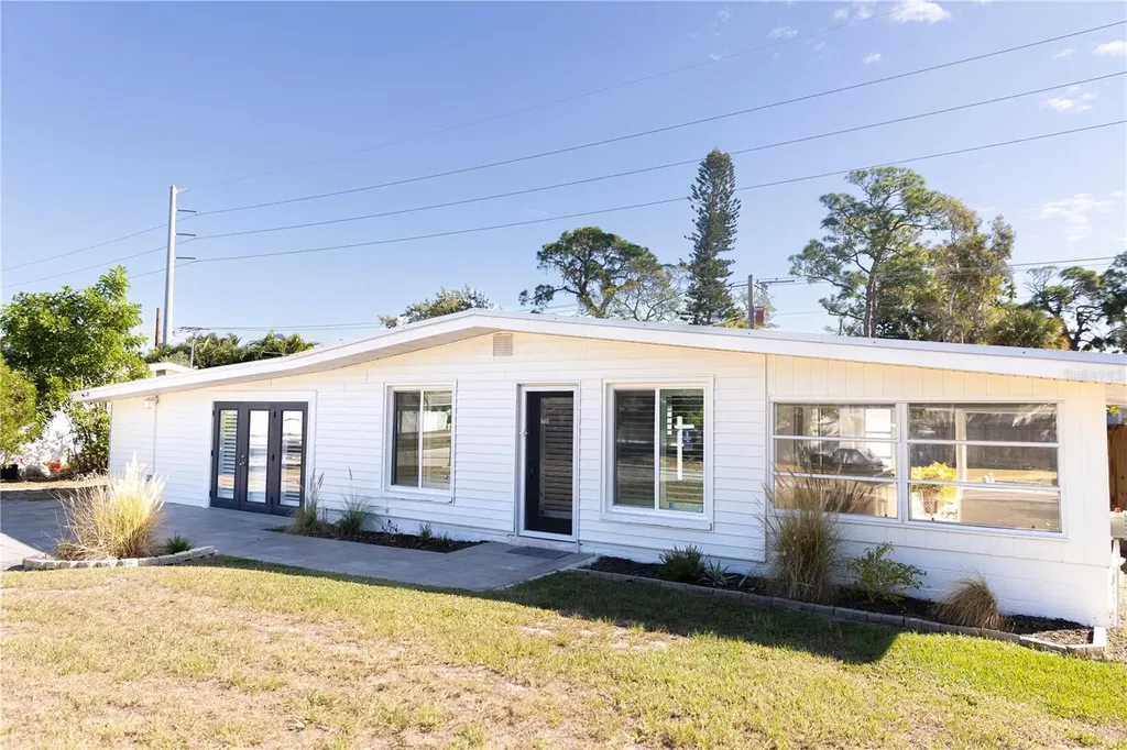 8717 Peggy Avenue Sarasota FL 34231