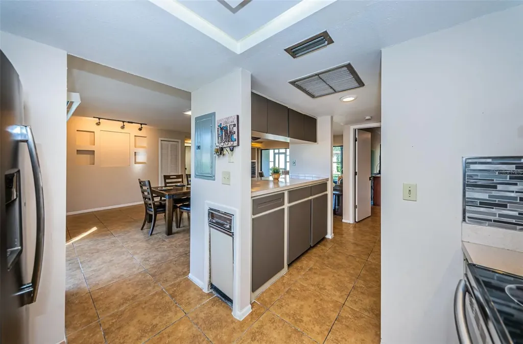 180 Ingrid Place Oldsmar FL 34677