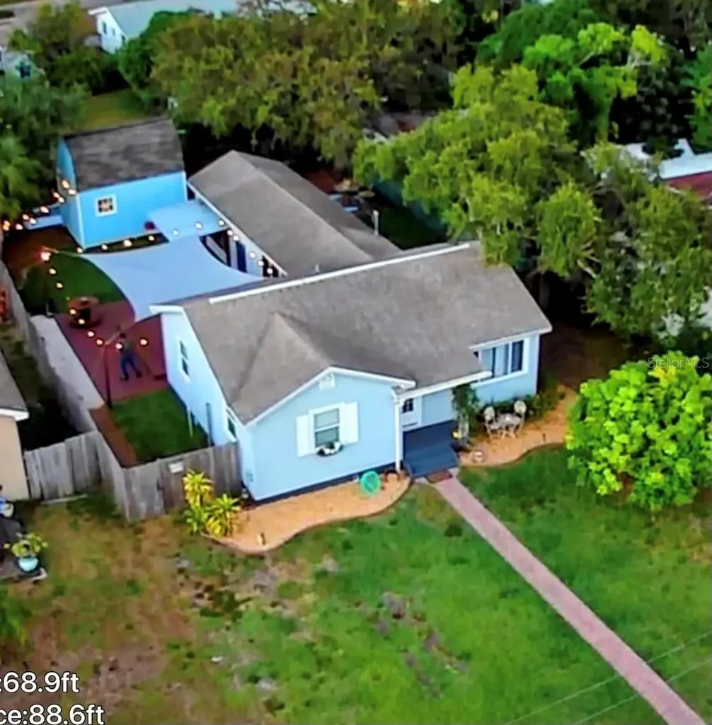 2563 34th Avenue N St Petersburg FL 33713