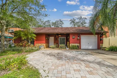 10209 N Hyaleah Road Tampa FL 33617