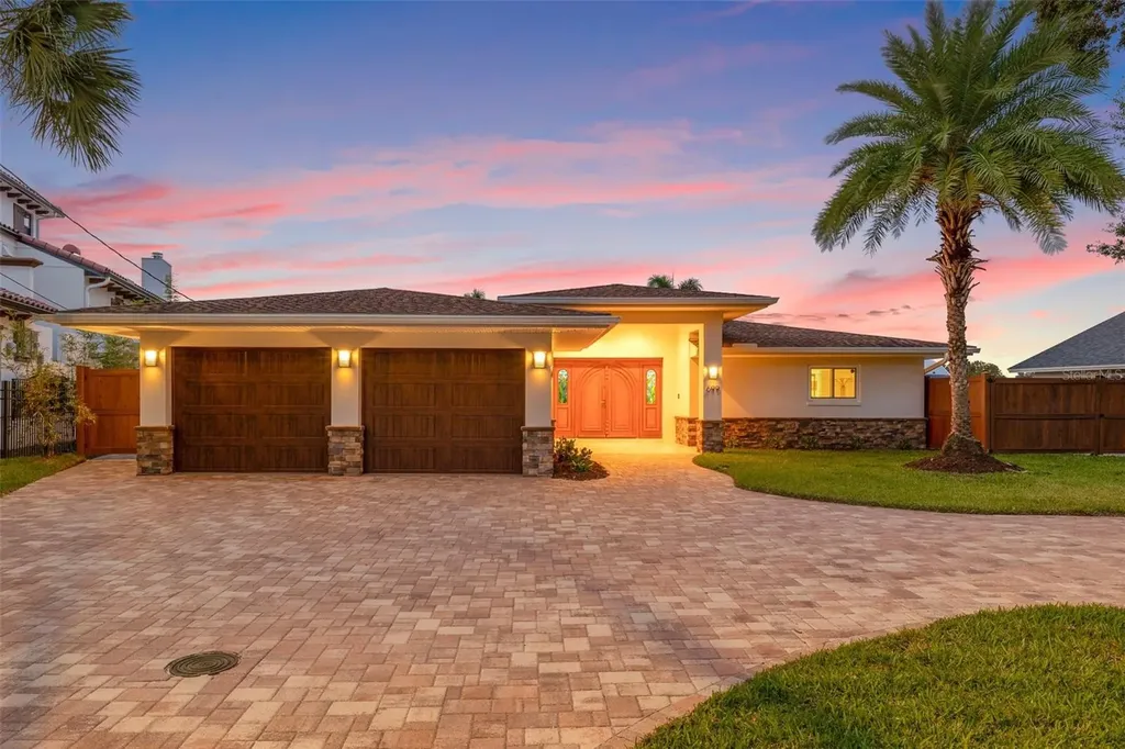 699 34th Avenue NE St Petersburg FL 33704