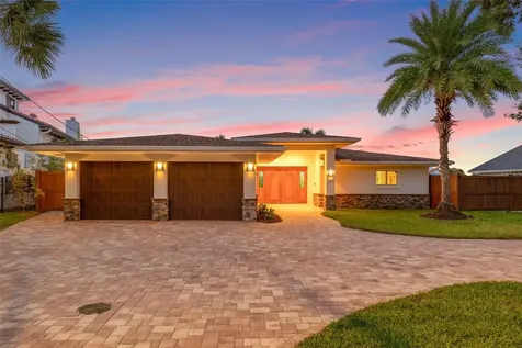 699 34th Avenue NE St Petersburg FL 33704