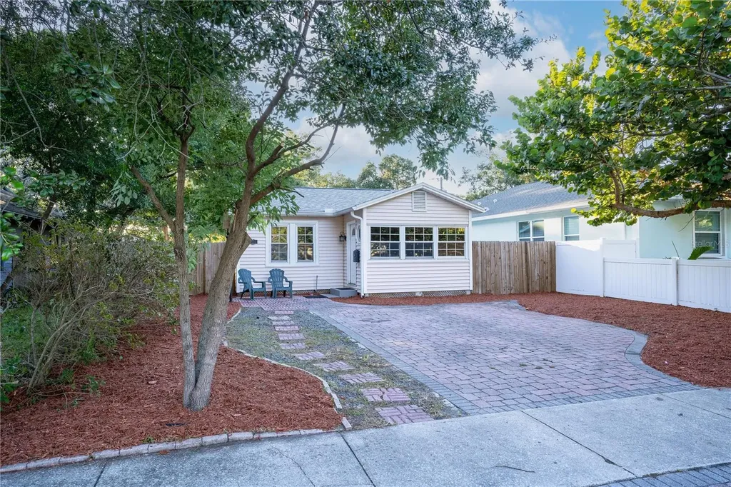 4034 18th Street N St Petersburg FL 33714