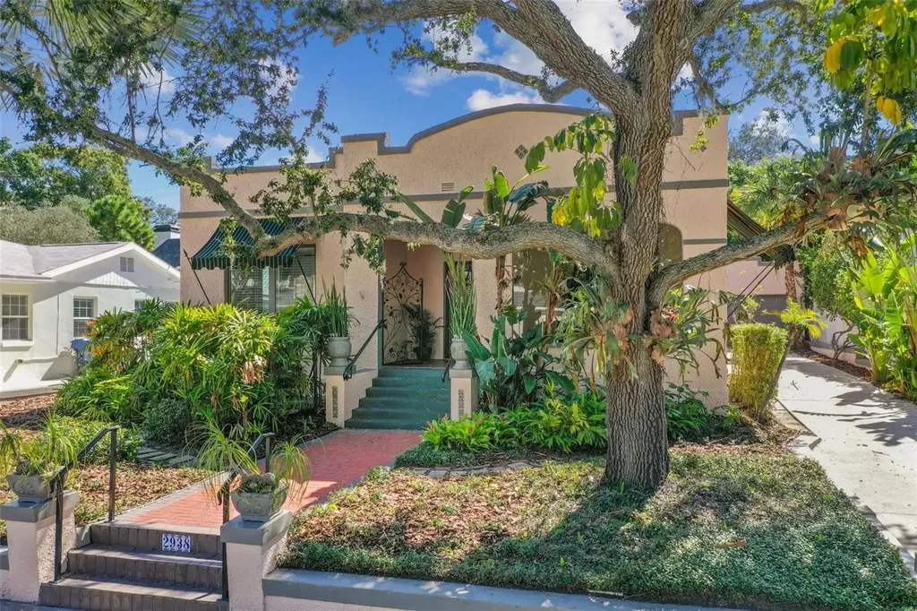 2938 W Bayshore Court Tampa FL 33611
