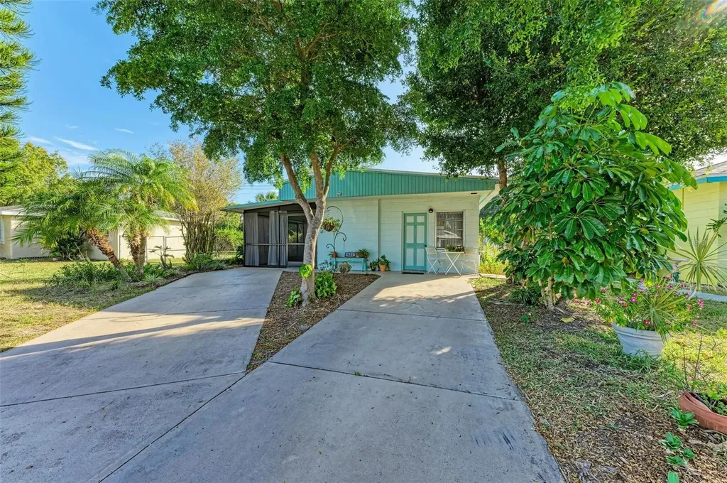 921 41st Street Court W Bradenton FL 34205