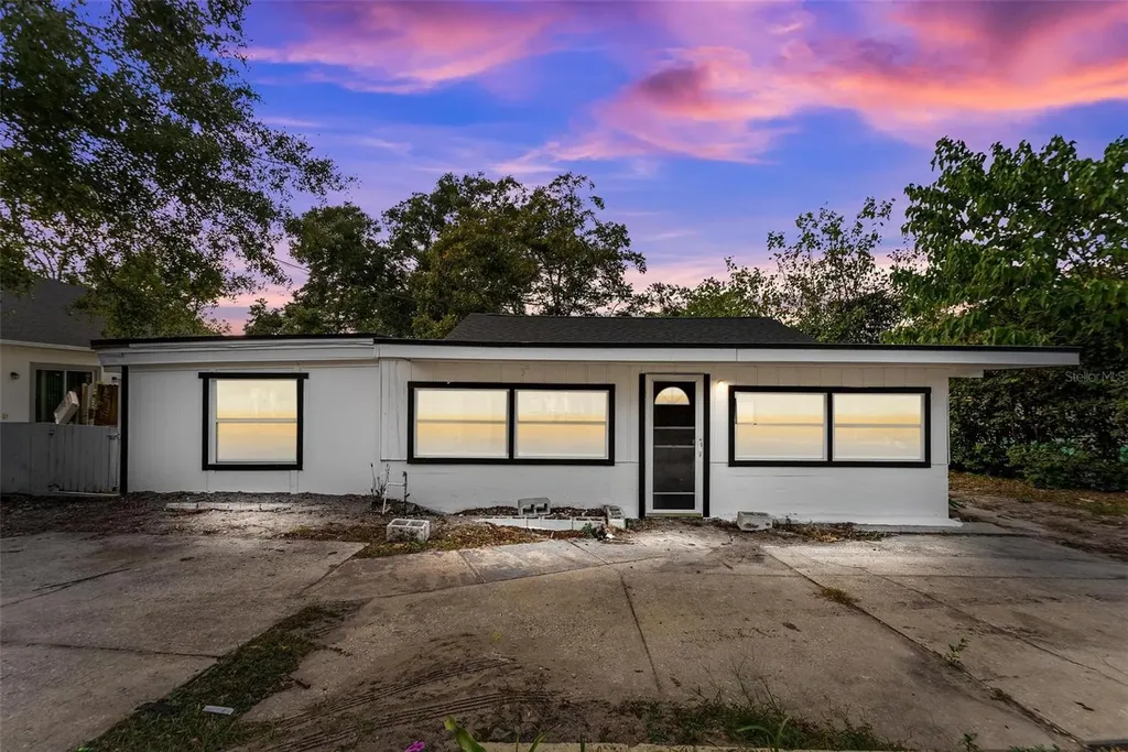 302 N Maine Avenue Apopka FL 32712