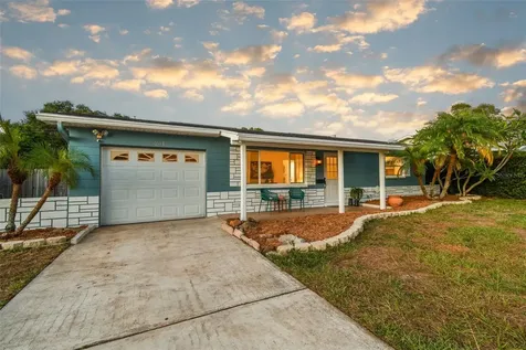5261 27th Avenue N St Petersburg FL 33710