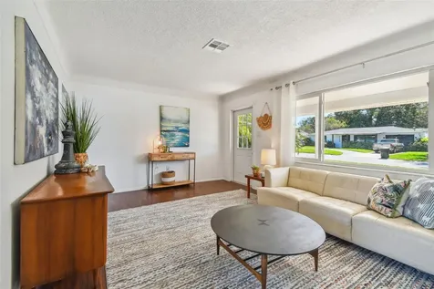 5261 27th Avenue N St Petersburg FL 33710
