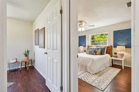 5261 27th Avenue N St Petersburg FL 33710
