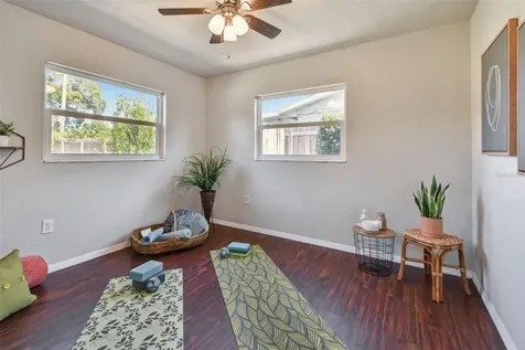 5261 27th Avenue N St Petersburg FL 33710