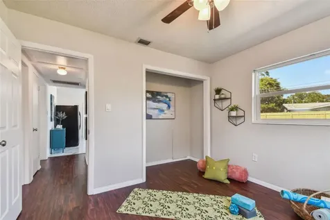 5261 27th Avenue N St Petersburg FL 33710