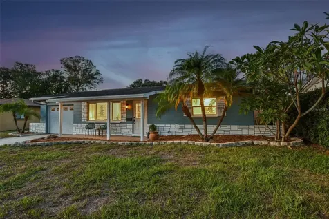5261 27th Avenue N St Petersburg FL 33710