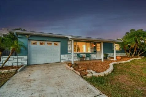 5261 27th Avenue N St Petersburg FL 33710