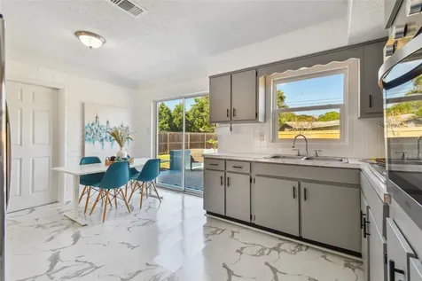 5261 27th Avenue N St Petersburg FL 33710