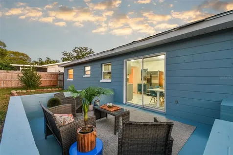 5261 27th Avenue N St Petersburg FL 33710