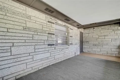 916 Shangri La Drive Seffner FL 33584