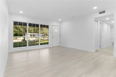 10913 N 21st Street Tampa FL 33612