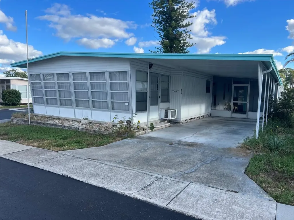 201 Royal Palm Circle Largo FL 33778