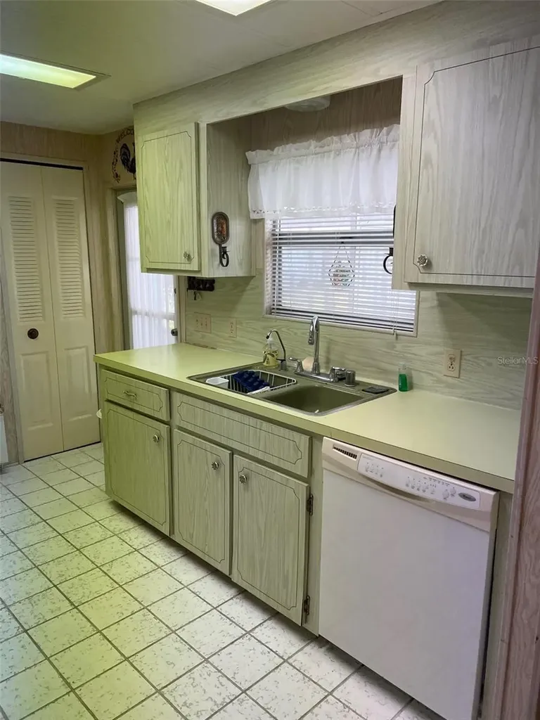 201 Royal Palm Circle Largo FL 33778