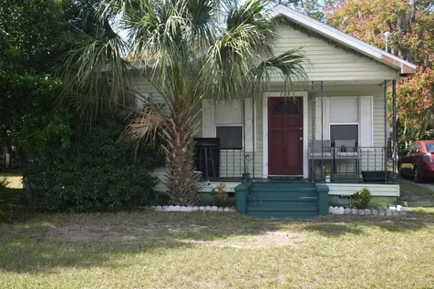 709 N Warfield Avenue Wildwood FL 34785