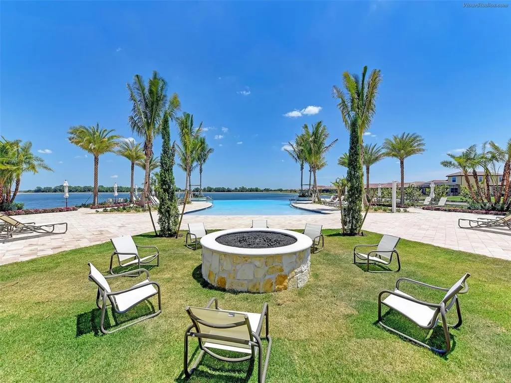 228 Maraviya Boulevard Nokomis FL 34275
