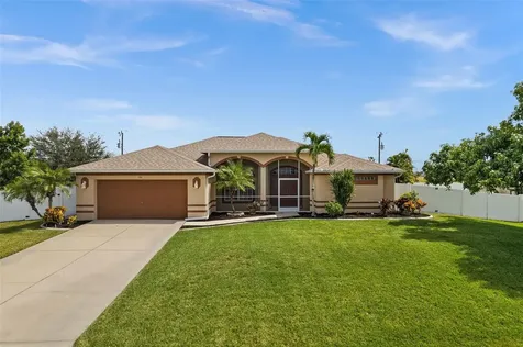 1311 NE 2nd Place Cape Coral FL 33909