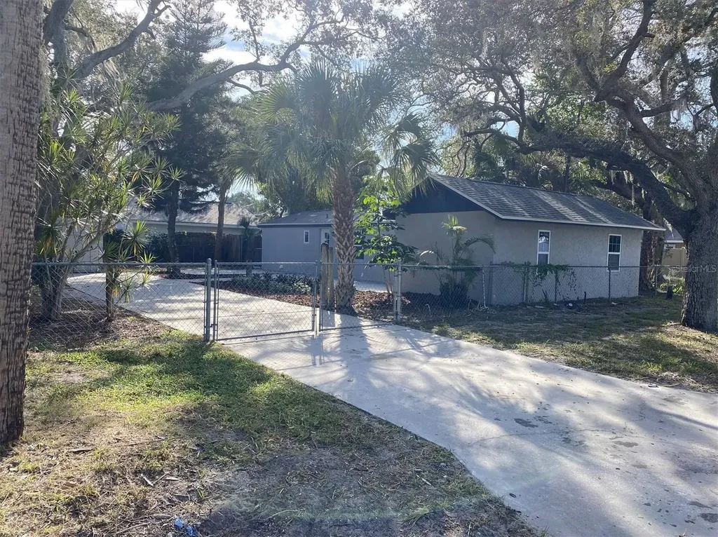 5230 8th Avenue S Gulfport FL 33707