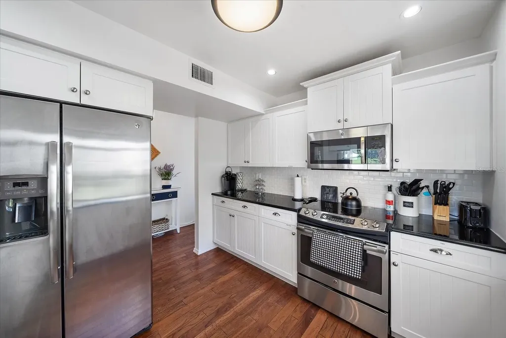 425 Cerromar Terrace Venice FL 34293