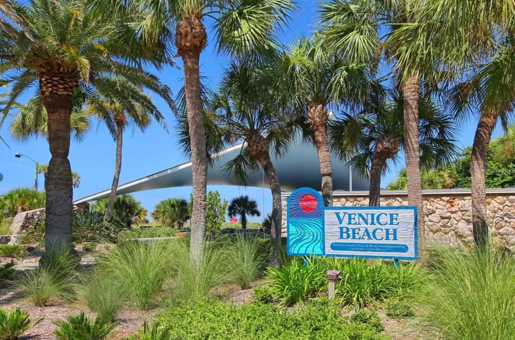 425 Cerromar Terrace Venice FL 34293