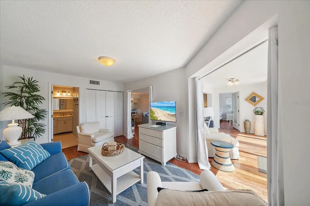 425 Cerromar Terrace Venice FL 34293