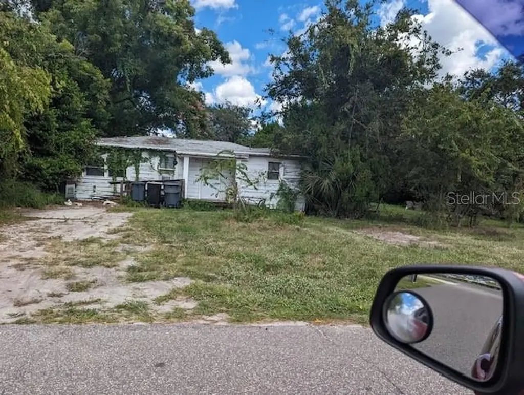 2222 E Peachtree Street Lakeland FL 33801