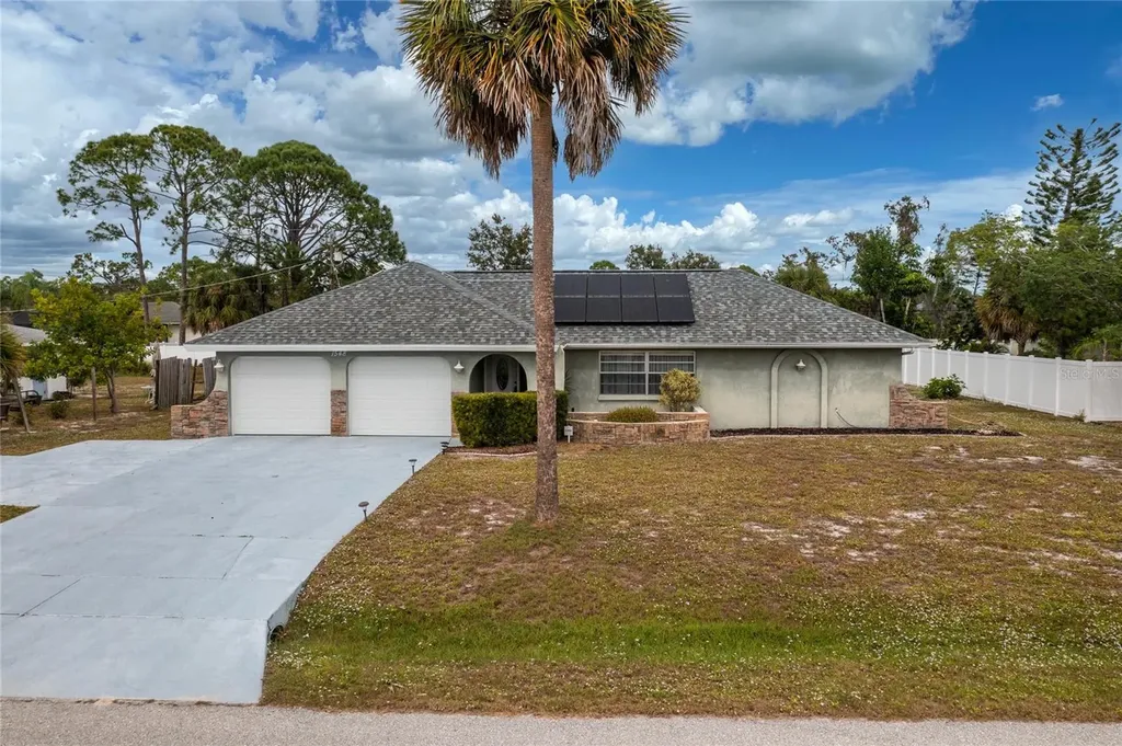 1548 Crest Drive Englewood FL 34223