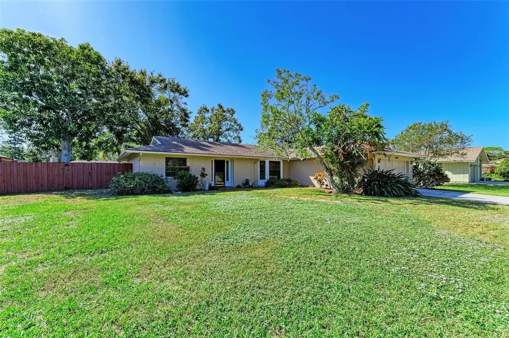 3348 Plantation Drive Sarasota FL 34231