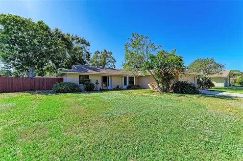 3348 Plantation Drive Sarasota FL 34231