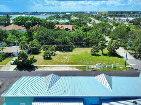 102 Desoto Drive New Smyrna Beach FL 32169