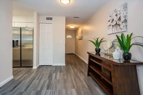 2832 Hunt Club Lane Orlando FL 32826