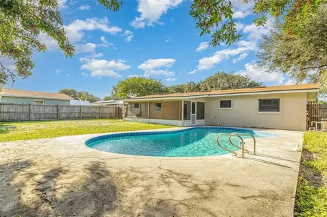 2560 Clinton Drive NE Palm Bay FL 32905