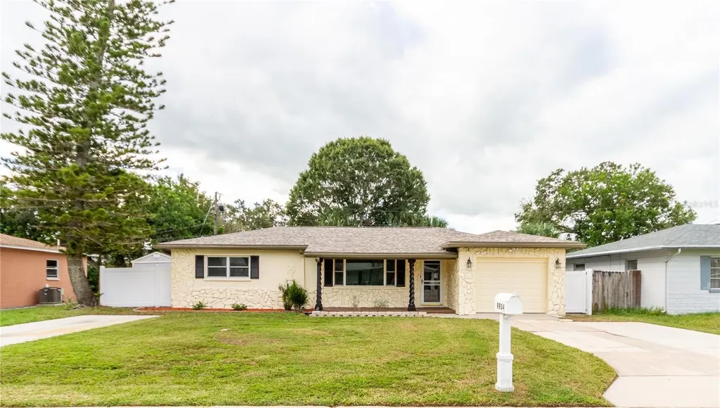9934 48th Avenue N St Petersburg FL 33708