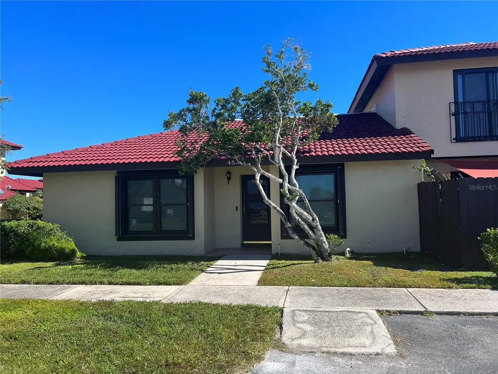 453 Hunter Circle Kissimmee FL 34758